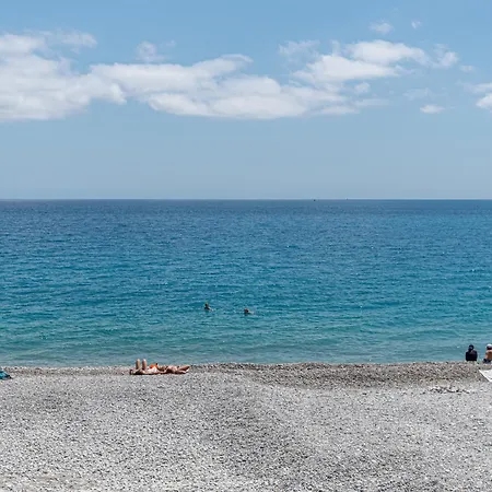 La Promenade Des Et Louis Vuitton à 200m *